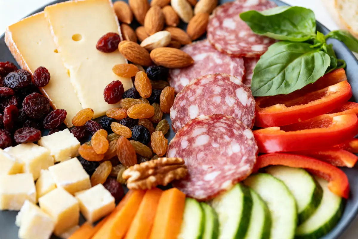 Composer une planche mixte : astuces pour une apéro gourmand