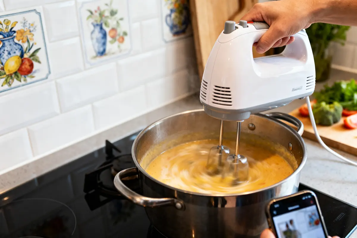 Mixer la soupe : Quel mixeur choisir pour des recettes réussies ?